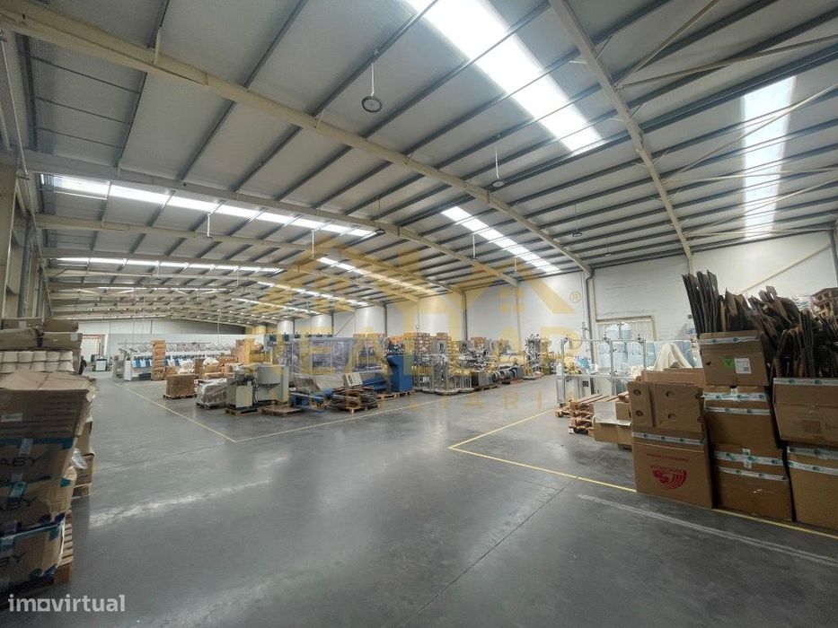 Armazém na Zona Industrial de Esposende