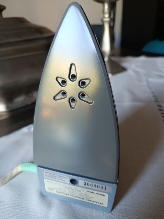 Ferro de engomar para viagem