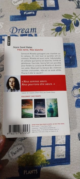 Fille noire, fille blanche. Portes incluídos