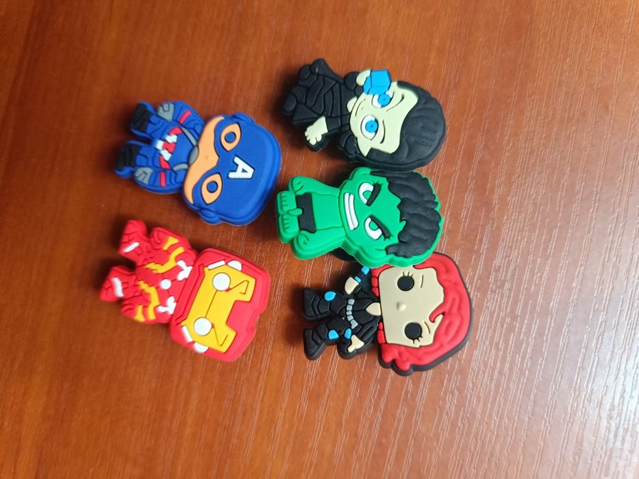 Значки на крокси марвел супергерої всі за 120 грн