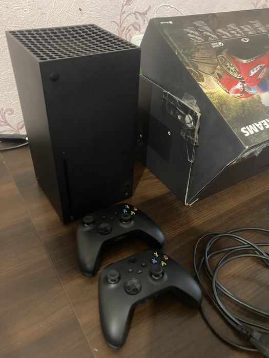 Xbox x series стан ідеал 2 джойстика.