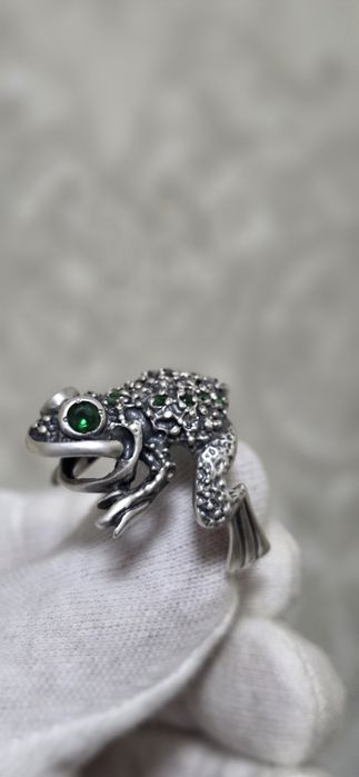 Срібне колечко  .