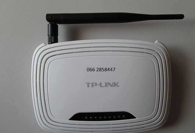 Wi-Fi роутер TP-LINK TL-WR741ND с блоком питания.