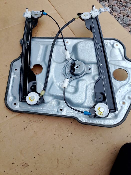 Mechanizm podnoszenia szyby prawy przód Nissan Qashqai J10