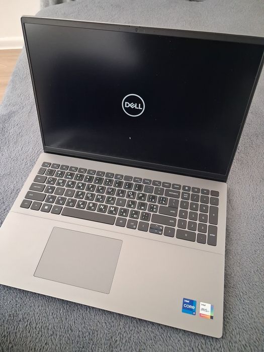 Dell Vostro 5620 i7 32gb