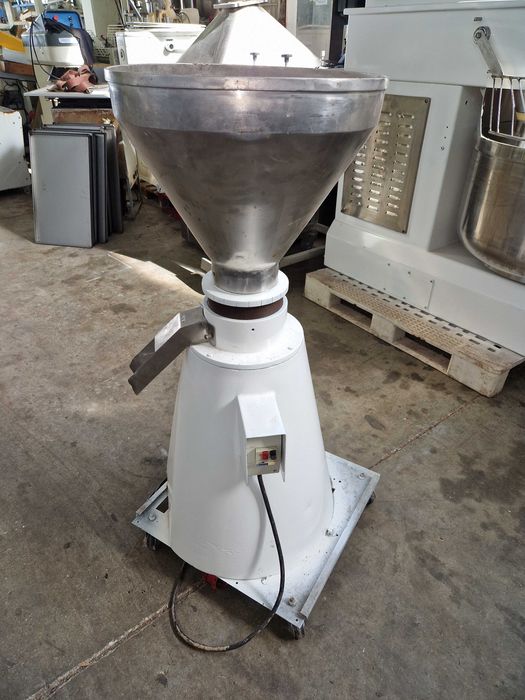 Moinho Pão Industrial - Com Funil Inox - Trifásico (Restaurado)