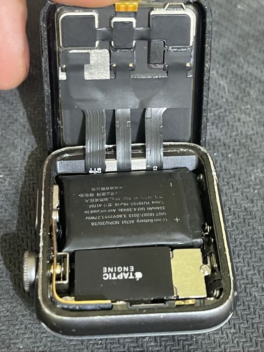 Apple Watch Series 2 на запчасти БАТАРЕЯ 100%