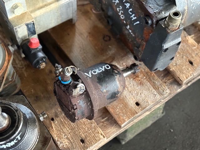 Silnik hydrauliczny do chłodnicy liebherr volvo cat hitachi