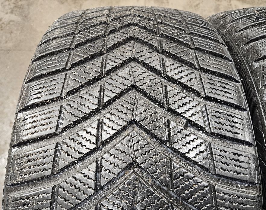 4x 225/40R18 92V XL Infinity EcoZen / 2x 8mm + 2x 7,5mm - zimowe [1387