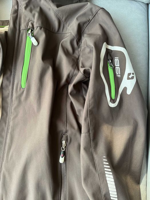 Killtec Decathlon wodoodporna Wiatroodporna kurtka Softshell 152 cm