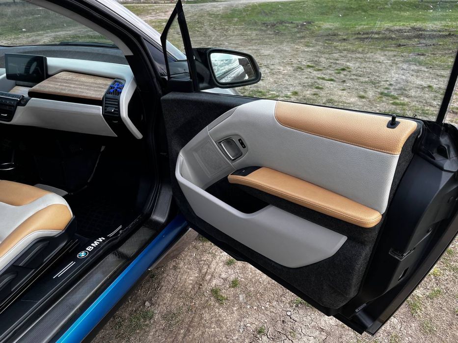 Авто BMW I3 2014