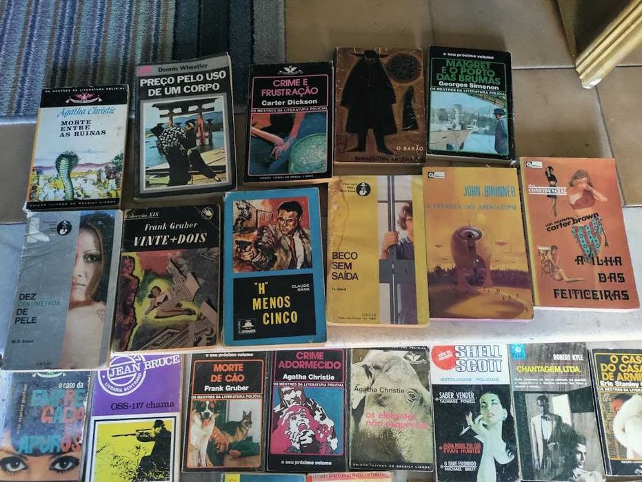 Coleção de livros  de bolso da famosa "Colecção Vampiro" e outras edições