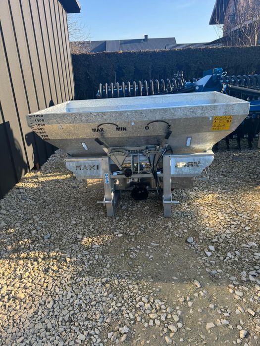 Rozsiewacz nawozów nawozu siewka siewnik ABRA MAXI 1200l STRUMYK RAUCH