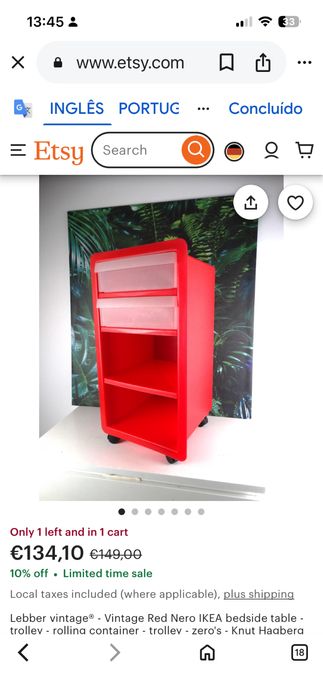 Pequeno móvel de plástico vermelho, com rodas, prateleira e 2 gavetas