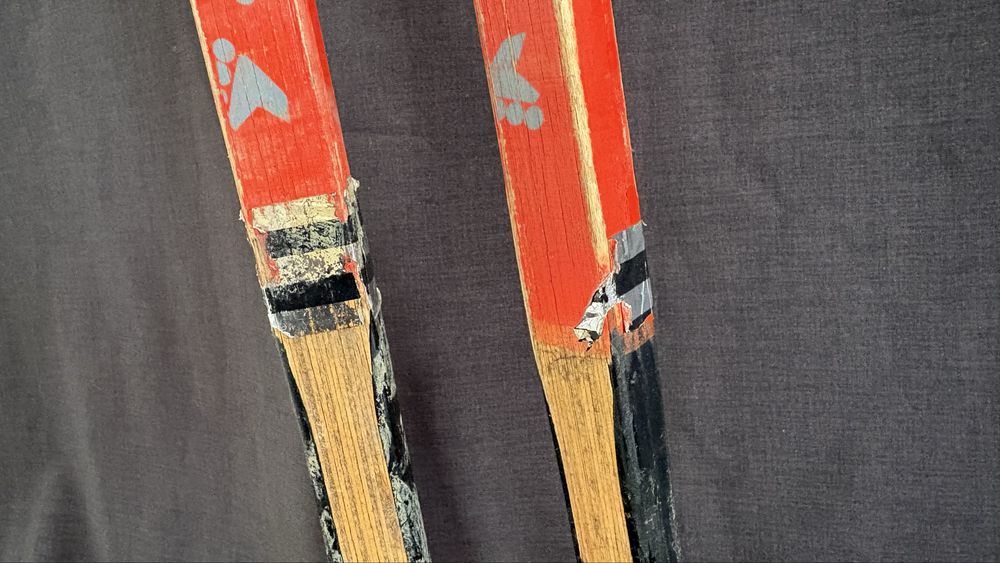 2 sticks de hochey de patins em linha