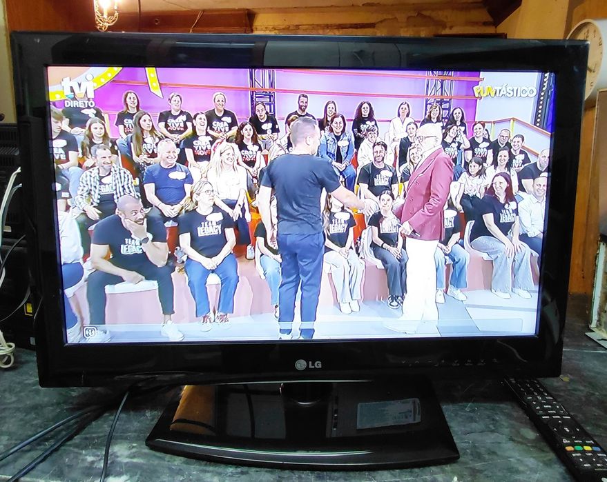 Televisão LG 26LE3300 com 26 polegadas462896973061171202