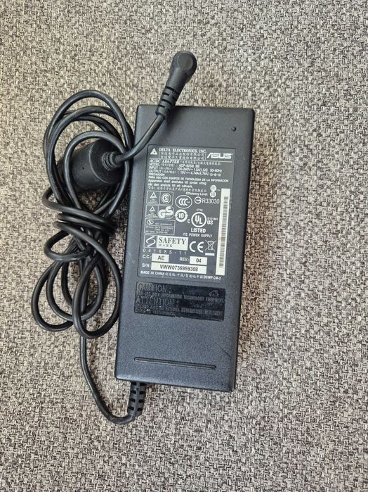 carregador Asus 19V conetor 5.5x2.5mm vários modelos, originais
