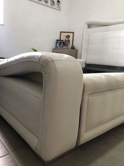 Cama com Led estofada