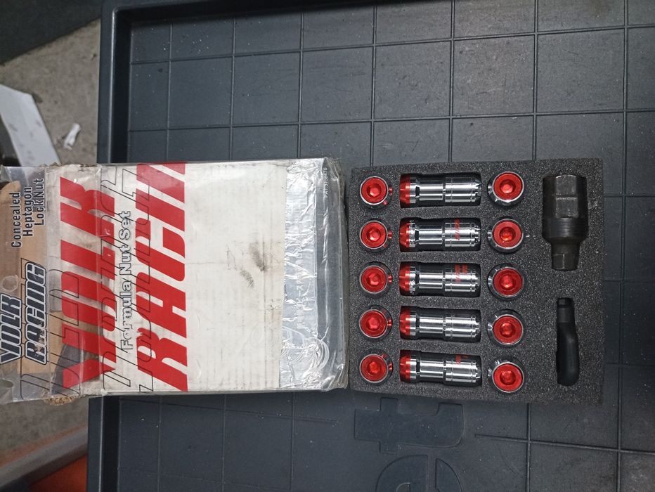 Formula nut set VOLK RACING (NOVOS!!)