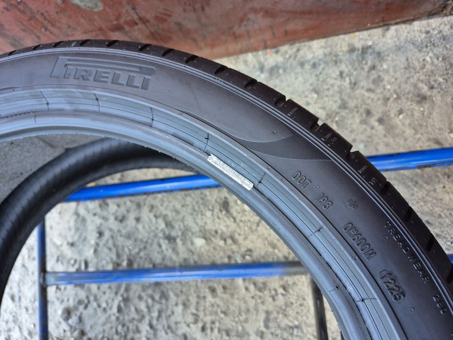 275/35/21 R21 Pirelli P Zero PZ4 літо 2 шт ціна за 1 шт