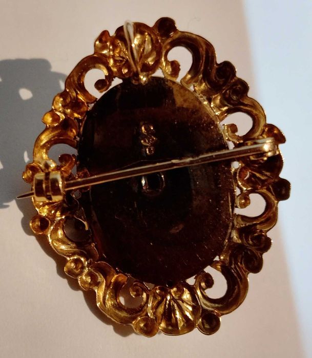 Vendo Alfinete/Broche em Ouro