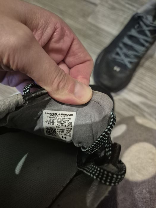 Кросівки under Armour 40