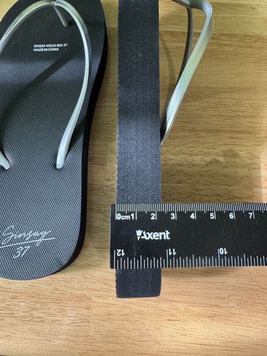 Вʼєтнамки шлопанці Sinsay