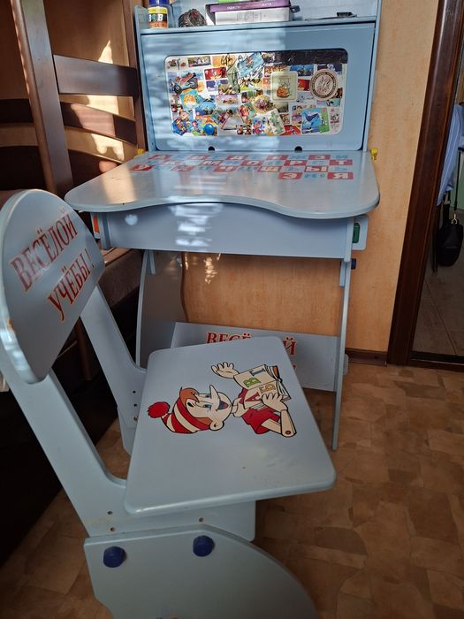 Дитяча парта з стільцем б/у, в доброму стані, 500 грн., з доставкою по м.Суми