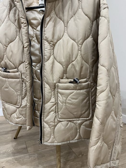 Куртка бежева на весну