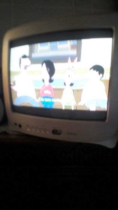 TV . Toshiba a funcionar