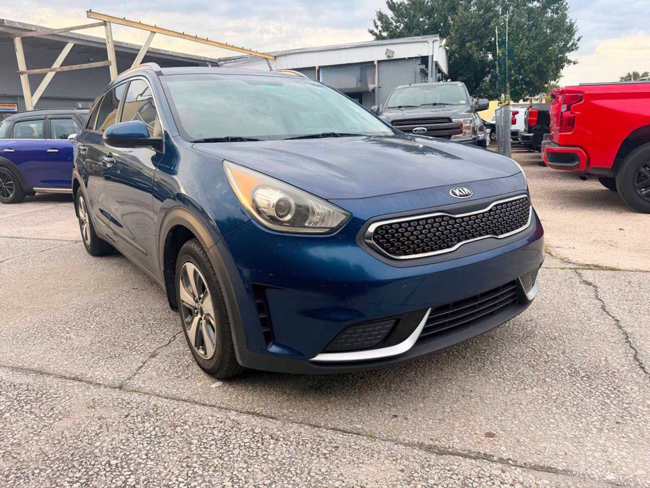 Kia Niro LX      2018