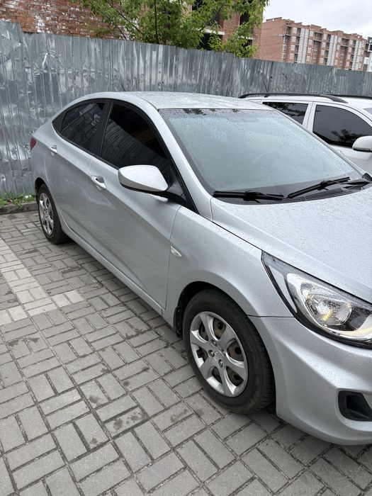 Hyundai accent rb 2011рік автомат