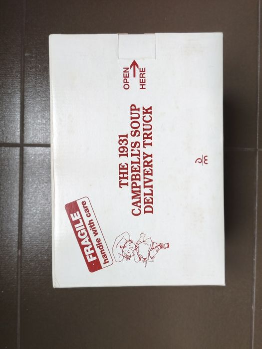 Ford Panel Delivery 1:24