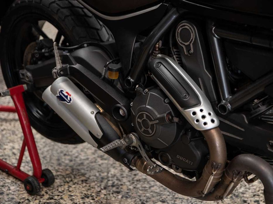 Ducati Scrambler 800 com apenas 3090 Kms ( Reservada )