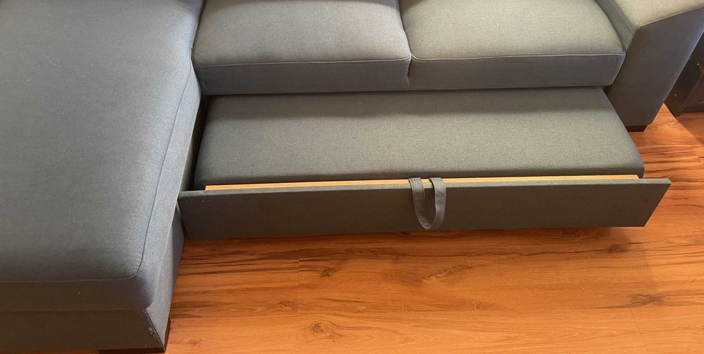 Kanapa narożna ze schowkami i funkcją spania