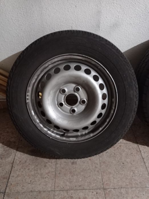 4 Jantes/ pneus 205/65 R16 C