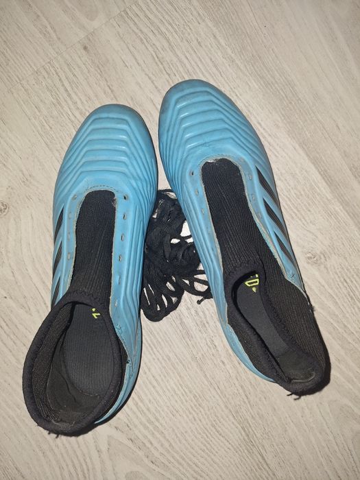 Pitons Adidas Predator
