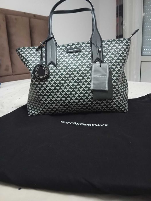 Mala senhora Armani