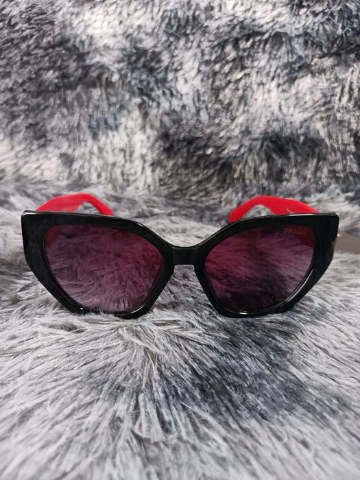 Óculos de Sol Estilo Cat-Eye PREMIUM – Preto e Vermelho (Full Set)