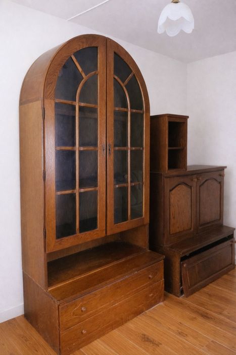 Zestaw mebli dębowych szklana  witryna  regał 

Mam na sprzedaż zesta