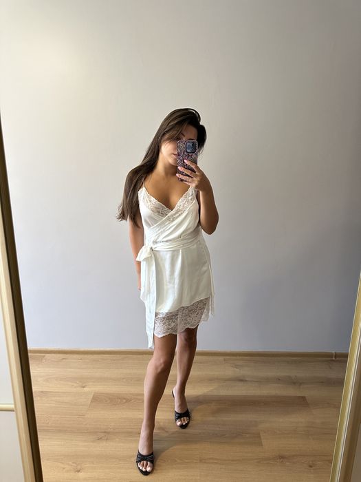 Сукня з мереживом