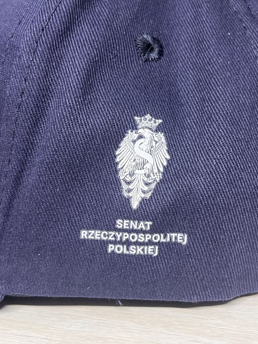 Czapka z daszkiem Senatu RP