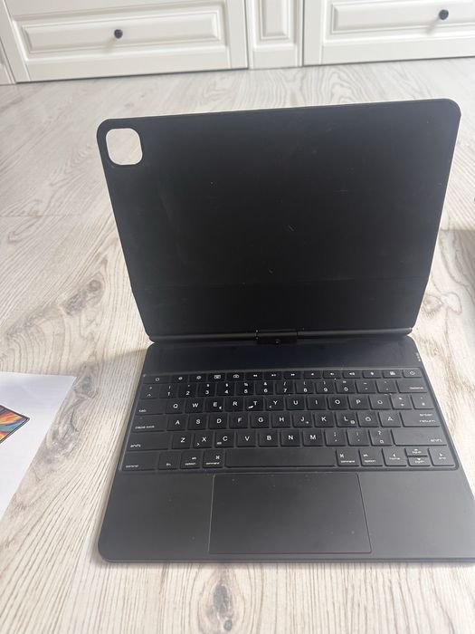 Klawiatura Apple magic kayboard Ipad 12.9 pro  3 4 5 generacja
