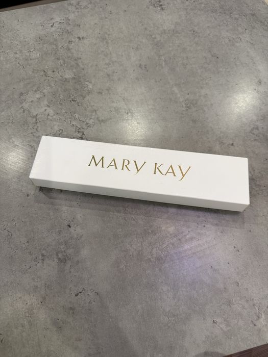 Новий білий годинник