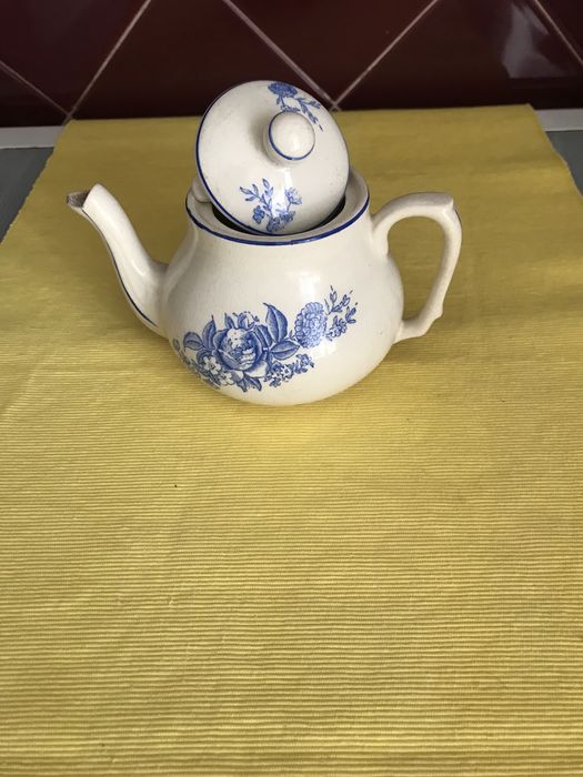 Gato, Canecas e vários artigos baratos