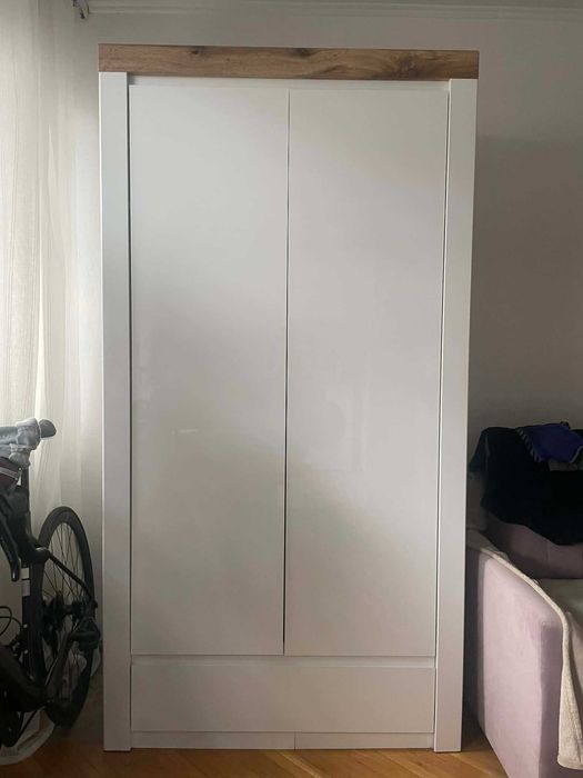 Szafa Black Red White biała 106/55/202