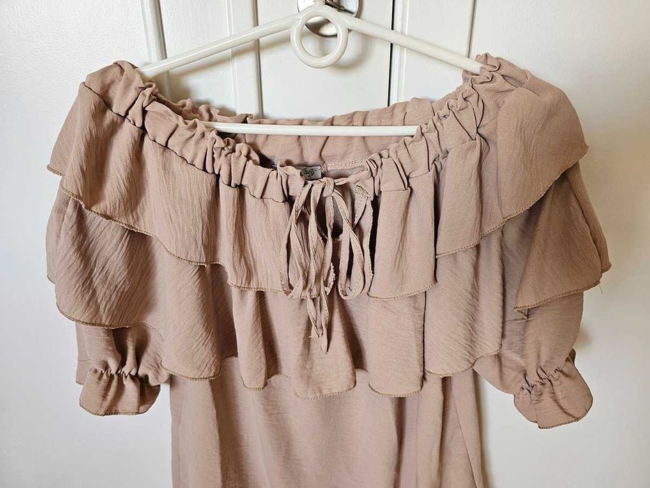 Blusa com folhos, bege