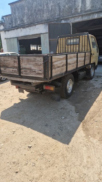 Toyota Dyna 150 excelente todo pintado