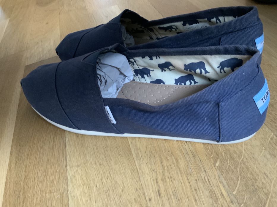 Buty TOMS M11 eu 44 29 cm z defektem  opis