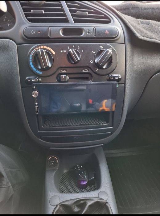 Автомагнітола 6.86 1DIN з CarPlay та Android Auto